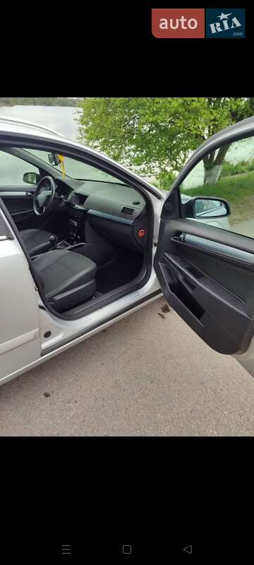 Універсал Opel Astra 2009 в Миронівці