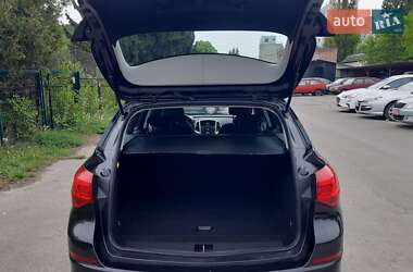 Універсал Opel Astra 2012 в 