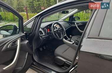 Універсал Opel Astra 2012 в 