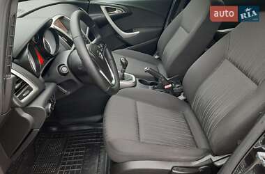Універсал Opel Astra 2012 в 