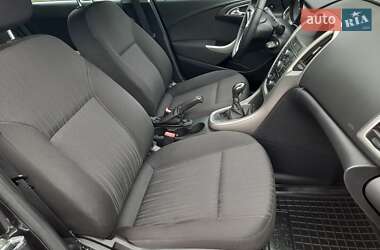 Універсал Opel Astra 2012 в 