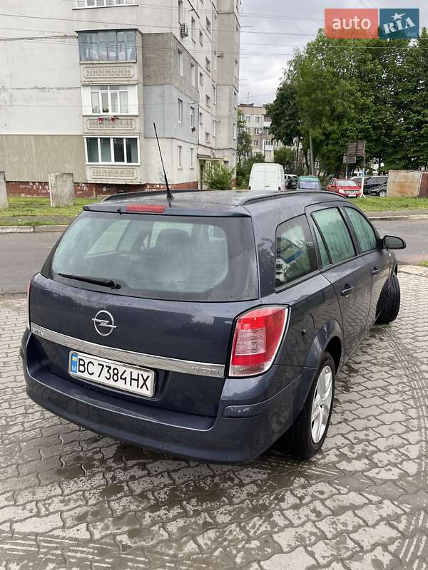 Универсал Opel Astra 2009 в Калуше