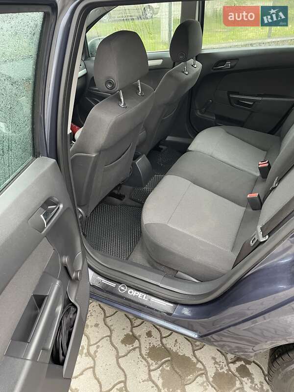 Универсал Opel Astra 2009 в Калуше