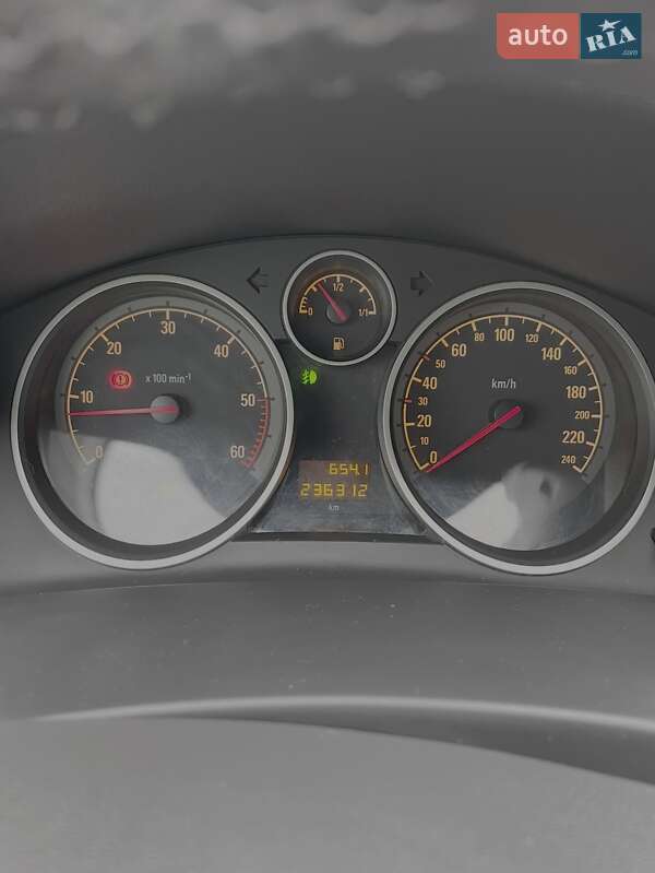 Универсал Opel Astra 2009 в Калуше