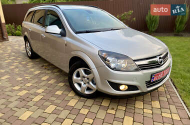 Універсал Opel Astra 2010 в 