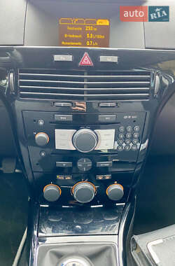 Універсал Opel Astra 2010 в 