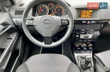 Універсал Opel Astra 2010 в 