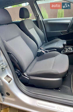 Універсал Opel Astra 2010 в 