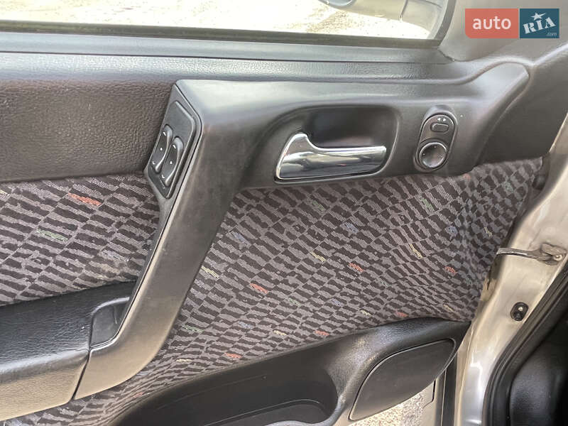 Хетчбек Opel Astra 2001 в Фастові