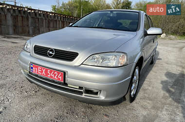 Хэтчбек Opel Astra 2001 в 