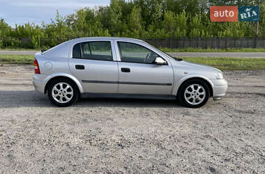 Хэтчбек Opel Astra 2001 в 