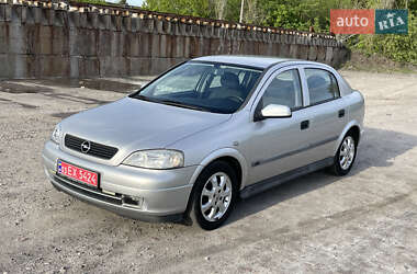 Хэтчбек Opel Astra 2001 в 