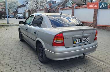 Седан Opel Astra 2006 в 