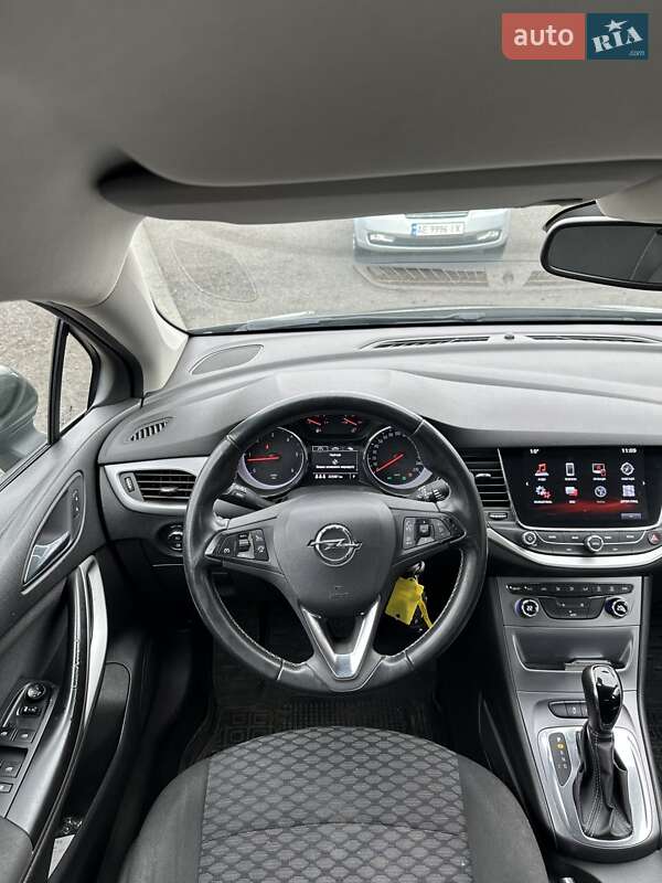 Универсал Opel Astra 2017 в Белогородке