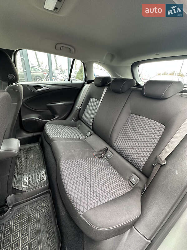 Универсал Opel Astra 2017 в Белогородке