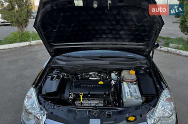Универсал Opel Astra 2007 в 
