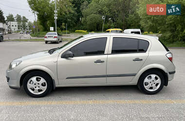 Хэтчбек Opel Astra 2006 в Львове