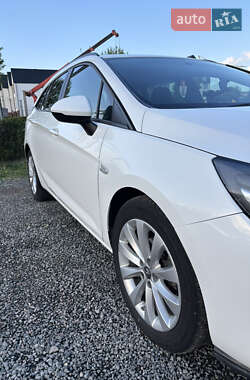 Универсал Opel Astra 2017 в 