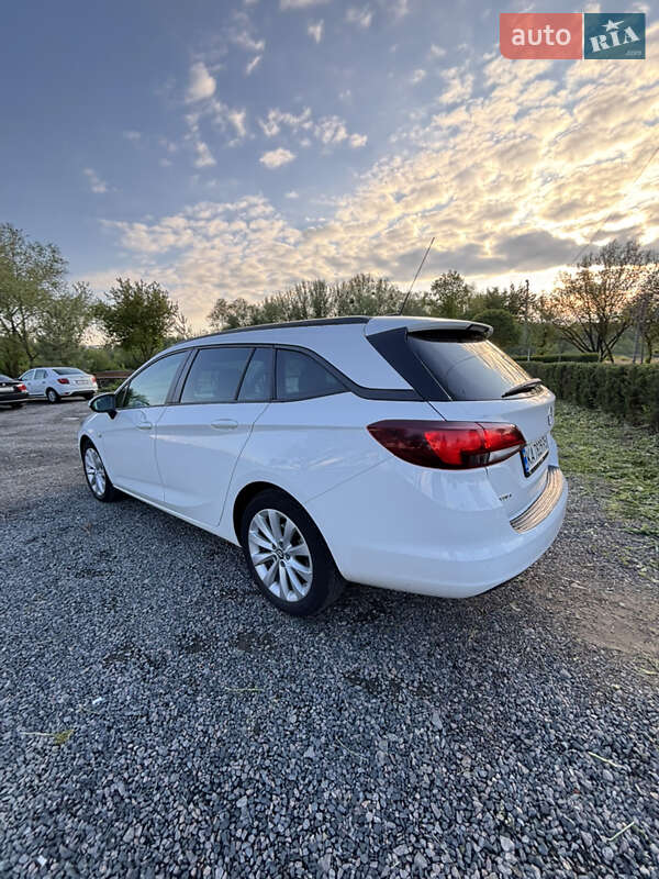 Універсал Opel Astra 2017 в Умані
