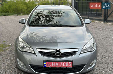 Універсал Opel Astra 2010 в 