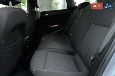 Універсал Opel Astra 2010 в 
