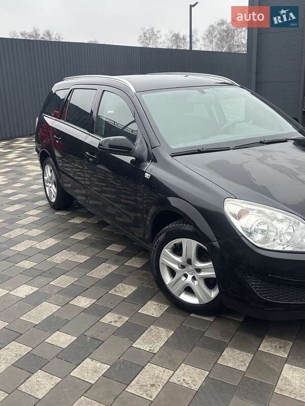Універсал Opel Astra 2008 в Полтаві