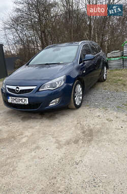 Универсал Opel Astra 2011 в 