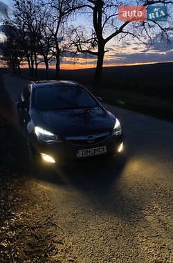 Универсал Opel Astra 2011 в 