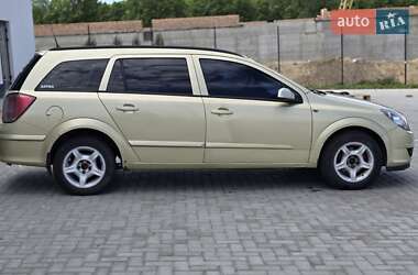 Універсал Opel Astra 2004 в 