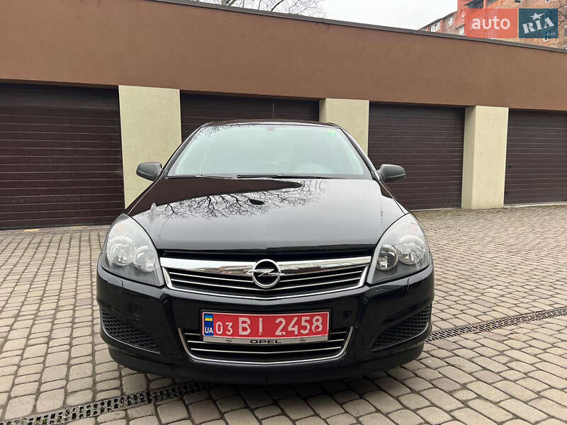 Универсал Opel Astra 2010 в Коломые
