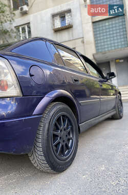 Хетчбек Opel Astra 1999 в 