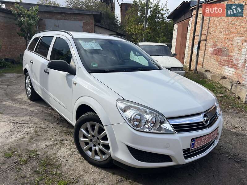 Универсал Opel Astra 2010 в Нежине