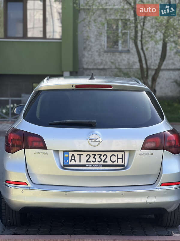 Универсал Opel Astra 2013 в Ивано-Франковске