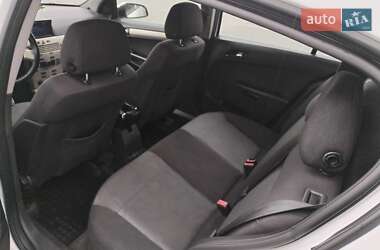 Хетчбек Opel Astra 2008 в 