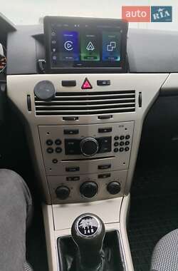 Хетчбек Opel Astra 2008 в 