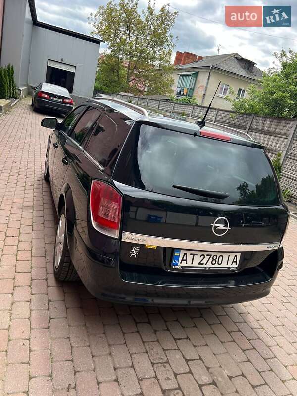 Універсал Opel Astra 2010 в Снятині