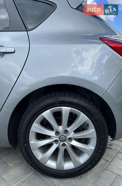 Хетчбек Opel Astra 2012 в 