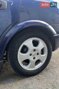 Хетчбек Opel Astra 2003 в 
