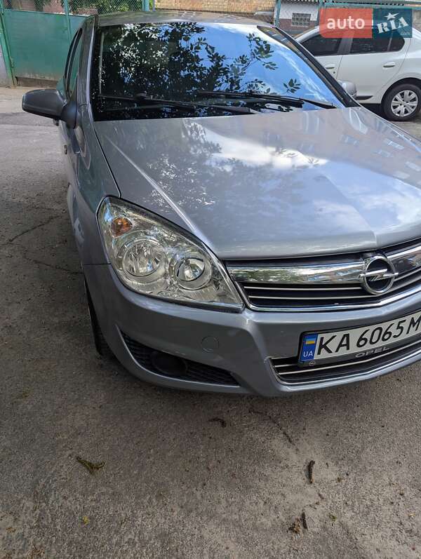 Хетчбек Opel Astra 2007 в Києві