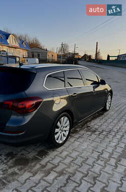 Універсал Opel Astra 2012 в 