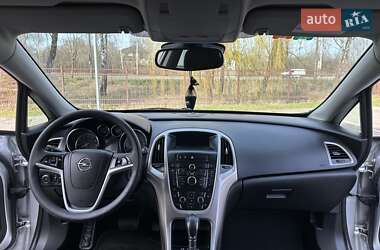Хэтчбек Opel Astra 2010 в 