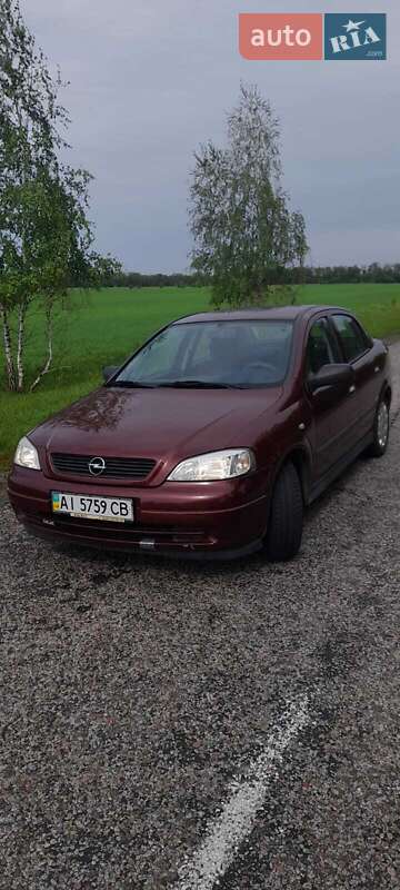Седан Opel Astra 2008 в Переяславе