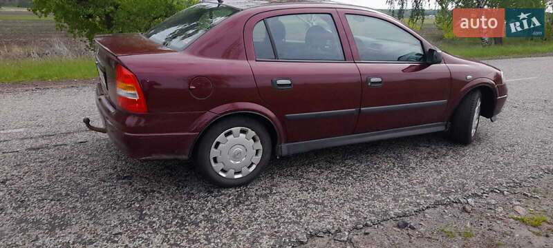 Седан Opel Astra 2008 в Переяславе