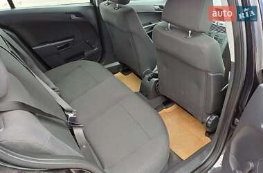 Хетчбек Opel Astra 2009 в 