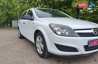 Універсал Opel Astra 2010 в 