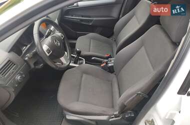 Універсал Opel Astra 2010 в 