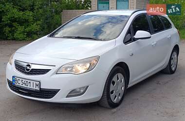 Универсал Opel Astra 2012 в 