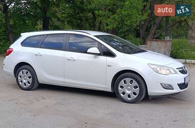 Универсал Opel Astra 2012 в 
