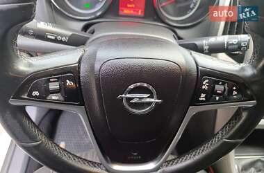 Универсал Opel Astra 2012 в 