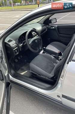 Хэтчбек Opel Astra 2002 в 